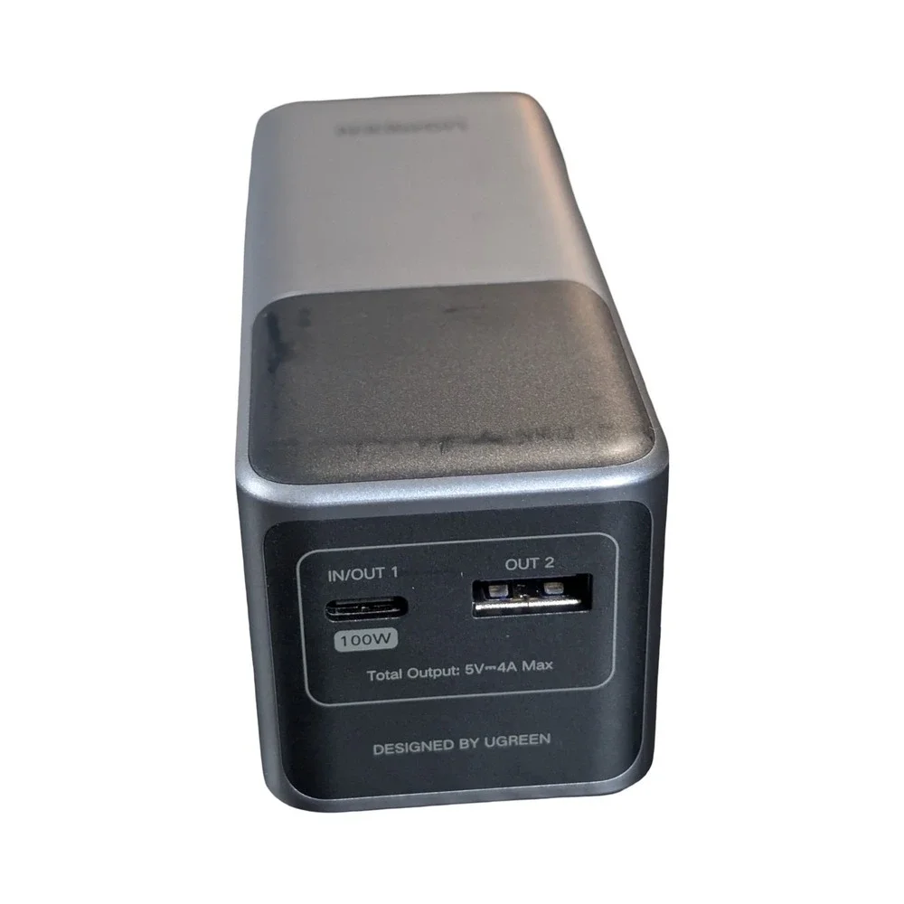 R8U UGREEN - Nexode 100W 12000mAh Fast Charge Power Bank with Smart Display Used